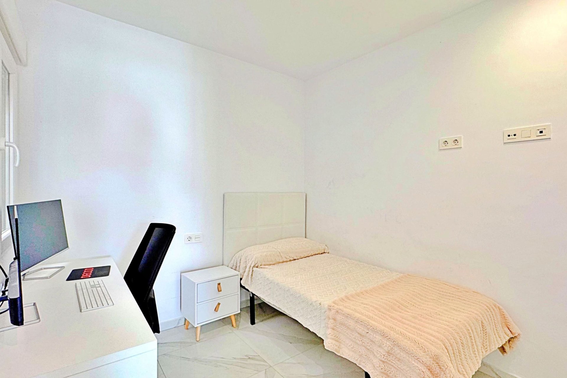 Videresalg - Tosidig - Torrevieja - Los Balcones
