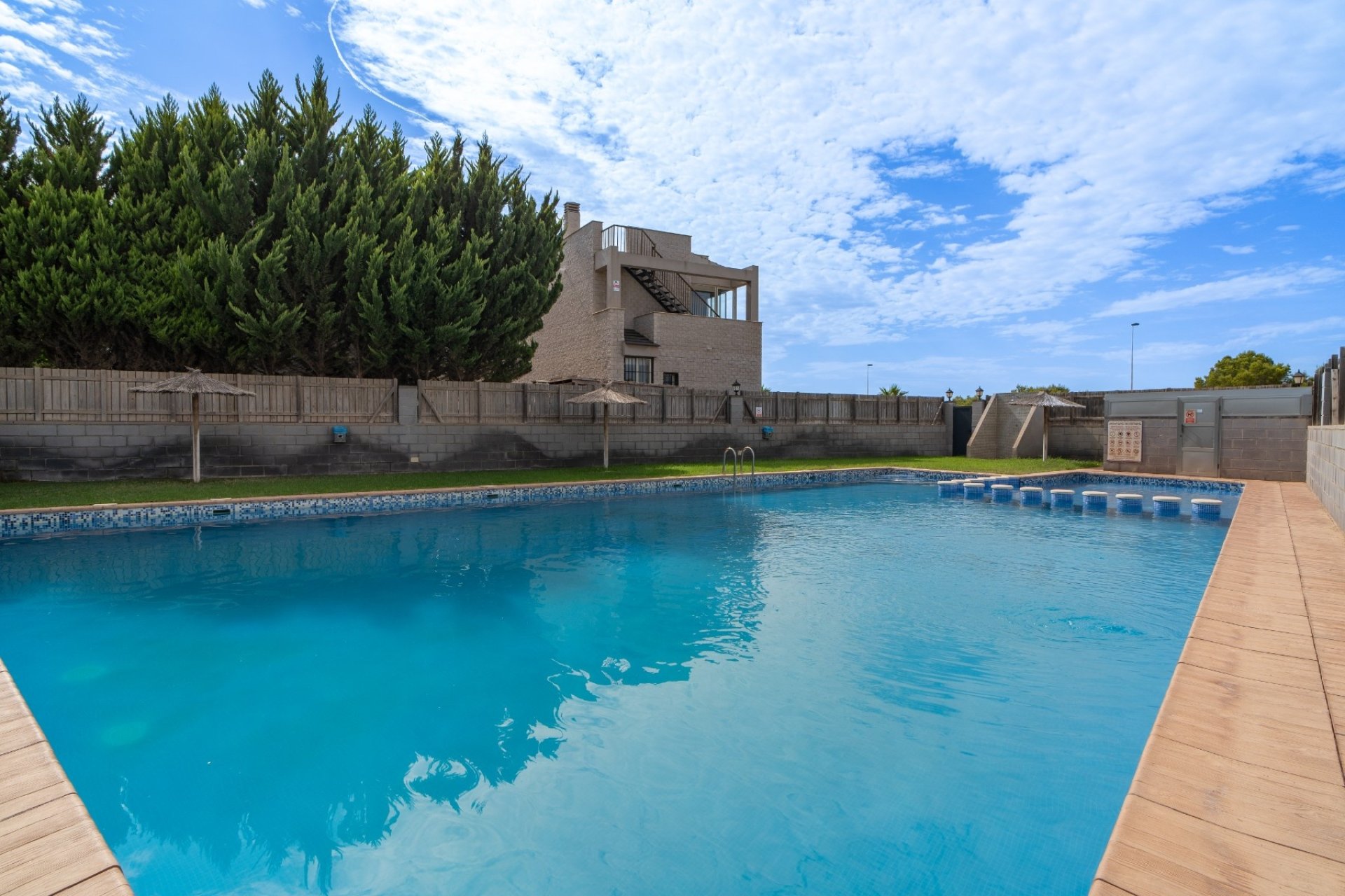 Videresalg - Tosidig - Torrevieja - Nueva Torrevieja - Aguas Nuevas