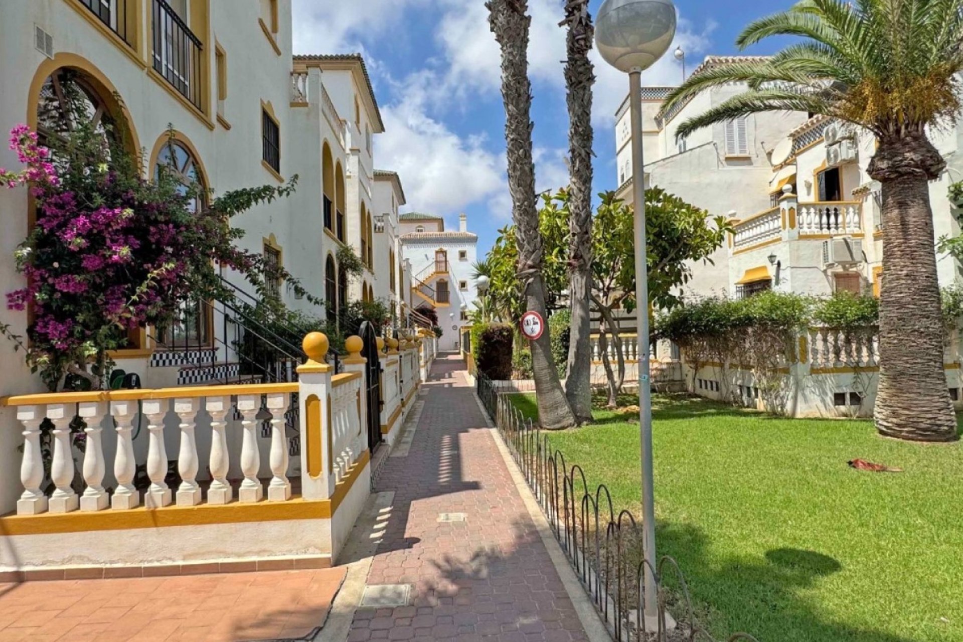 Videresalg - Tosidig - Torrevieja - Torrelamata - La Mata