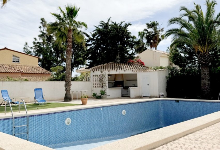 Videresalg - Villa - Orihuela Costa - La Zenia