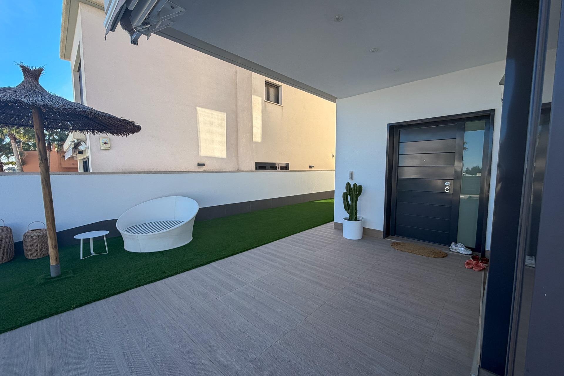 Videresalg - Villa - San Miguel de Salinas - Bellavista