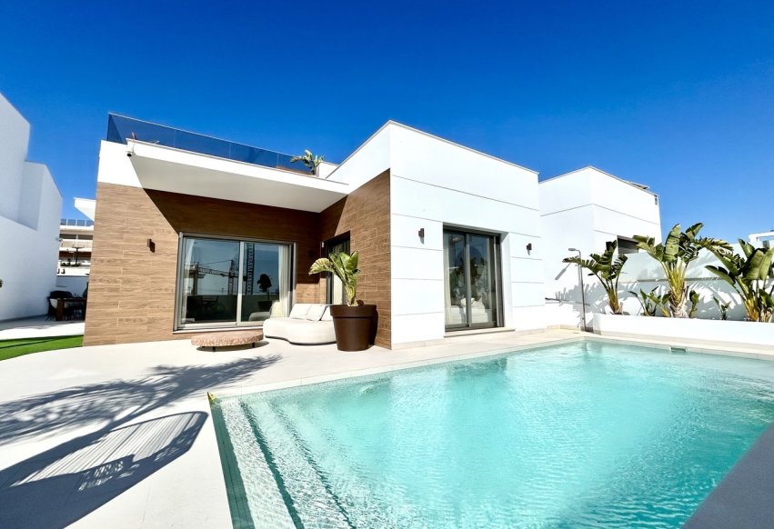 Videresalg - Villa - San Miguel de Salinas - Las Filipinas