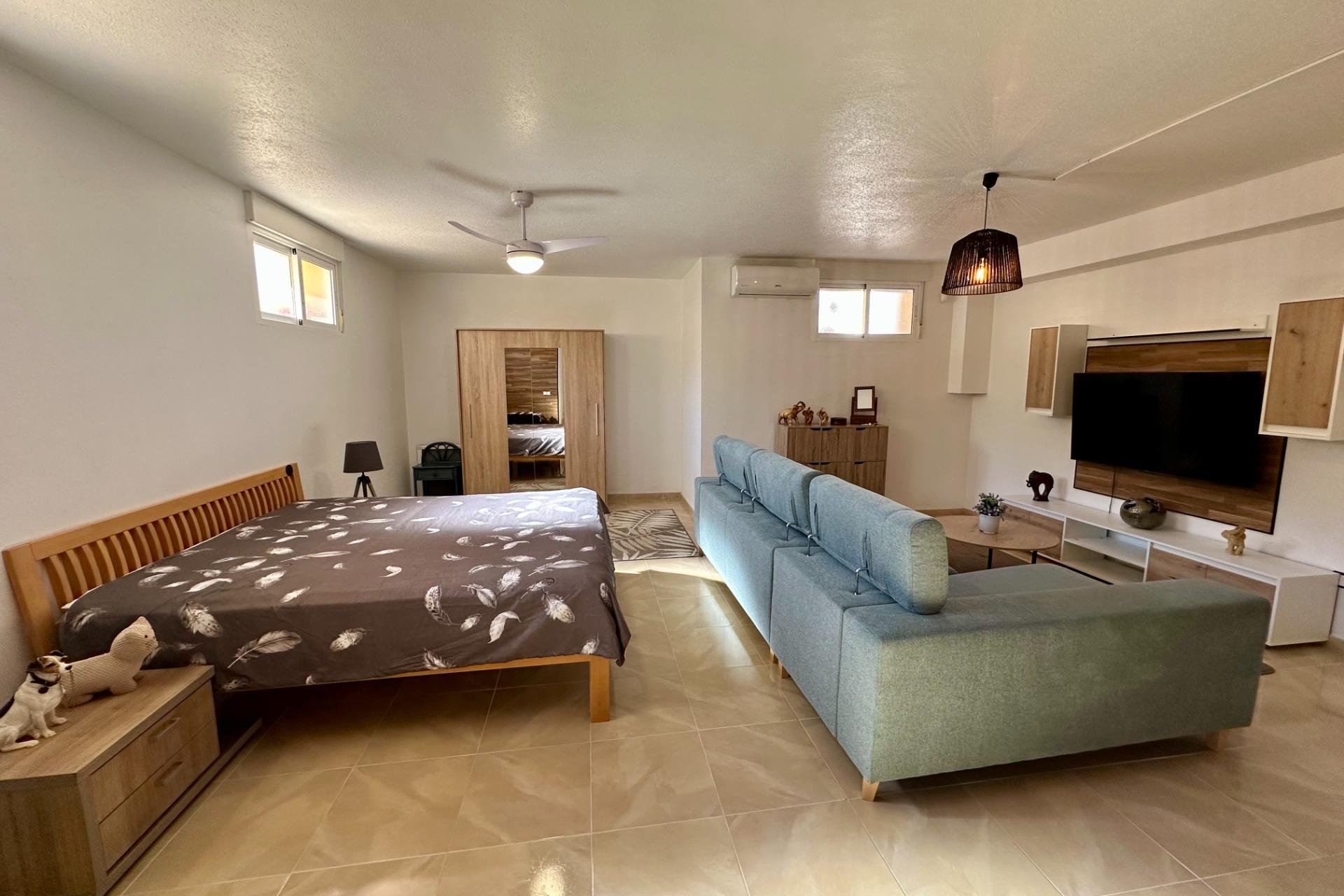 Videresalg - Villa - San Miguel de Salinas - Residencial los flamencos