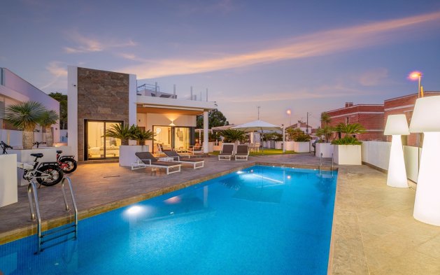 Vila - Perpardavimas - Orihuela Costa - CBB-64581