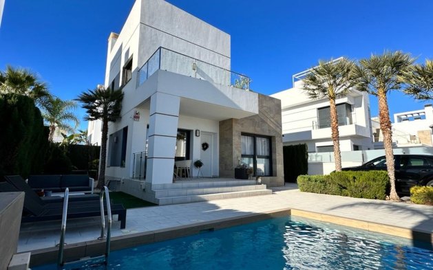 Villa - Återförsäljning - Rojales - Ciudad Quesada