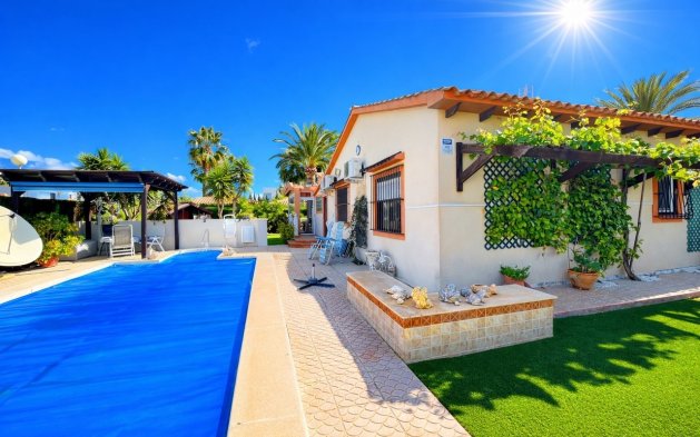 Villa - Odsprzedaż - Orihuela Costa - Cabo Roig