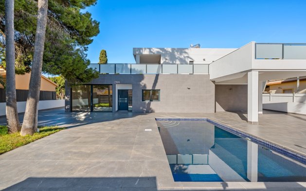 Villa - Odsprzedaż - Orihuela Costa - Campoamor