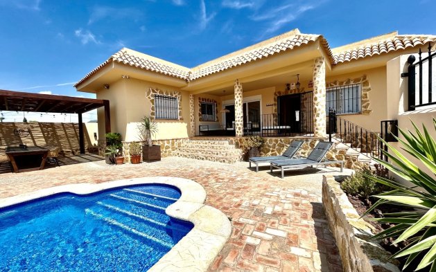 Villa - Resale - Orihuela Costa - La Zenia