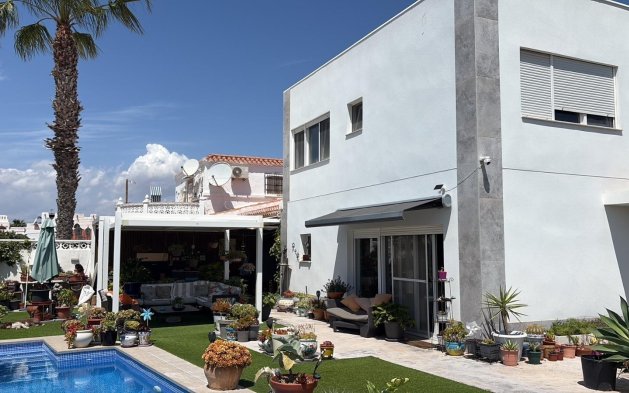 Villa - Revente - Torrevieja - La Siesta