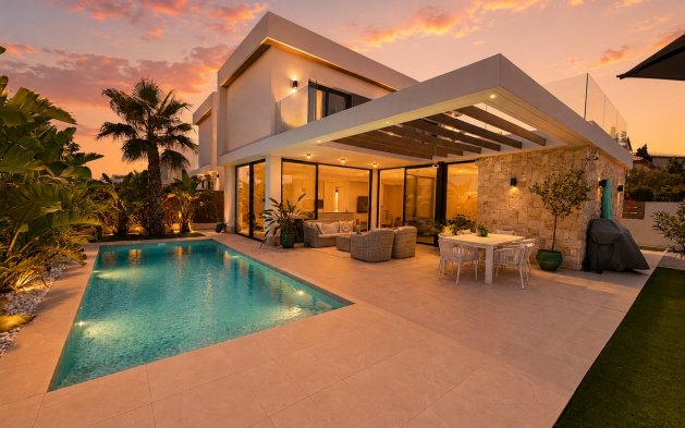 Villa - Videresalg - Orihuela Costa - COM-50336