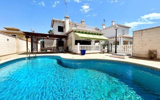 Villa - Videresalg - Orihuela Costa - La Zenia