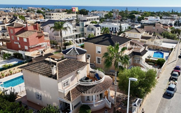 Villa - Videresalg - Orihuela Costa - La Zenia