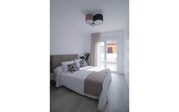 Nybygg - Tosidig - Jerónimo y Avileses