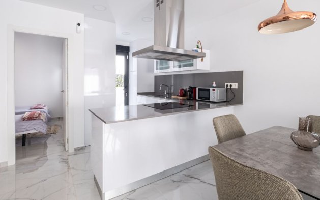 Resale - Villa - Torrevieja