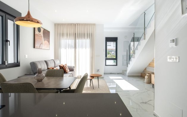 Resale - Villa - Torrevieja