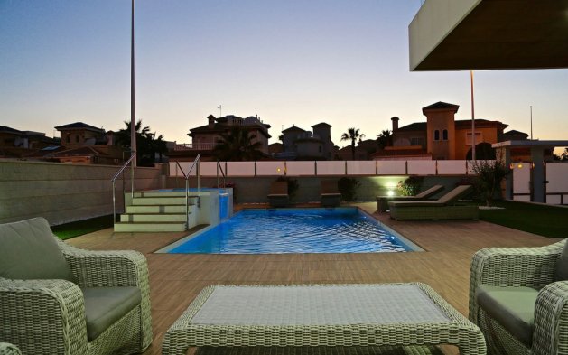 Obra nueva - Villa - Dehesa de Campoamor
