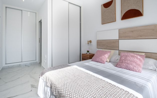 Resale - Villa - Torrevieja