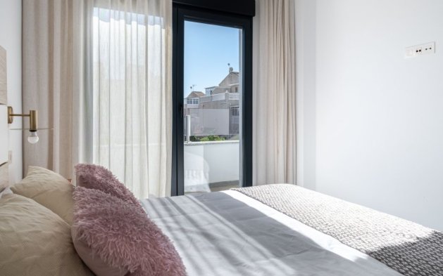 Resale - Villa - Torrevieja