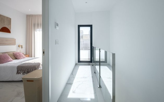 Resale - Villa - Torrevieja