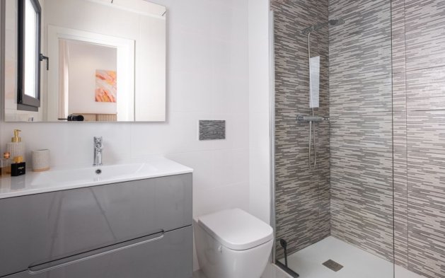Resale - Villa - Torrevieja