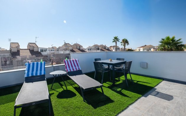Resale - Villa - Torrevieja