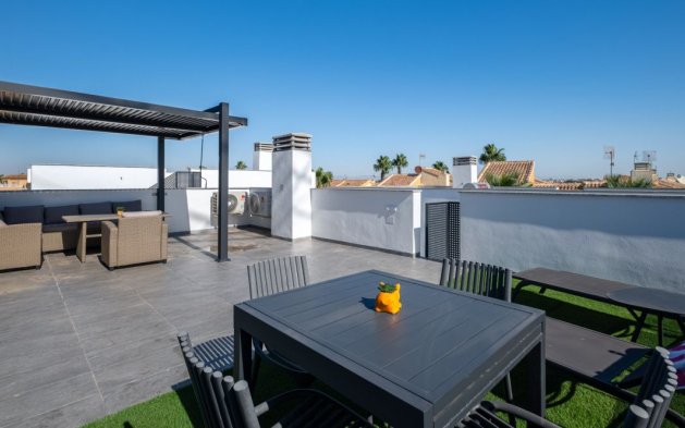 Resale - Villa - Torrevieja