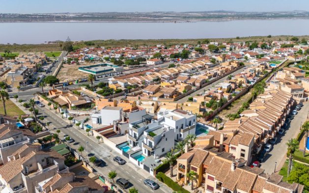 Resale - Villa - Torrevieja