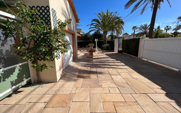 Resale - Villa - Orihuela Costa - Cabo Roig