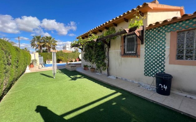 Resale - Villa - Orihuela Costa - Cabo Roig