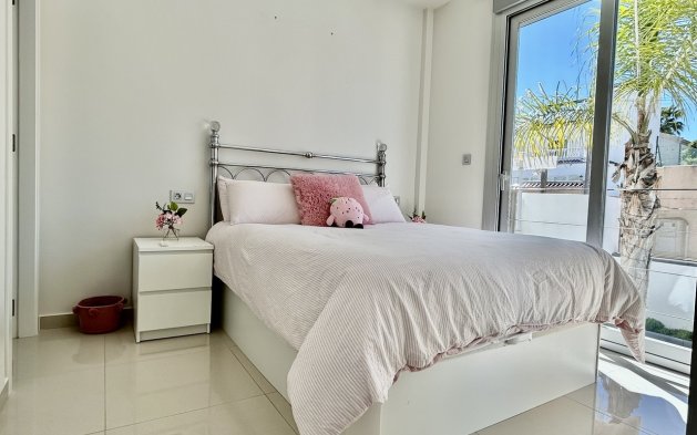 Resale - Villa - Orihuela Costa - Villamartín