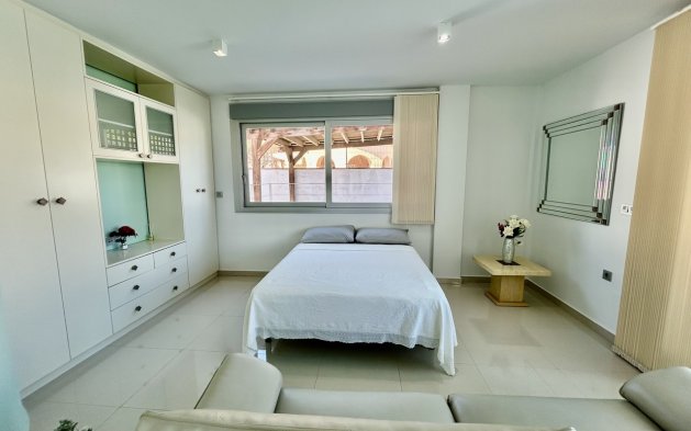 Resale - Villa - Orihuela Costa - Villamartín