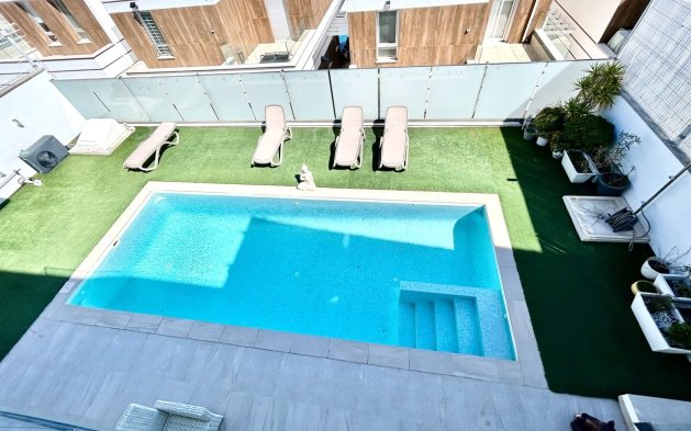 Resale - Villa - Orihuela Costa - Villamartín