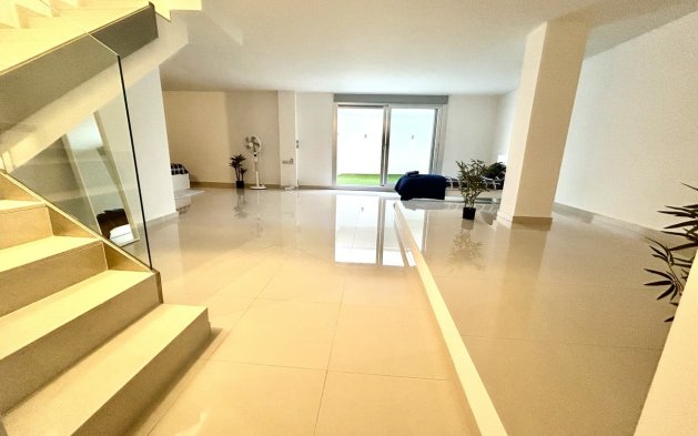 Resale - Villa - Orihuela Costa - Villamartín