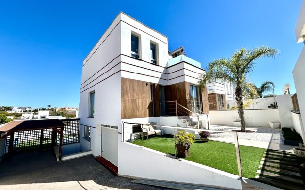 Resale - Villa - Orihuela Costa - Villamartín