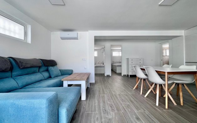 Resale - Villa - San Miguel de Salinas - Las filipinas