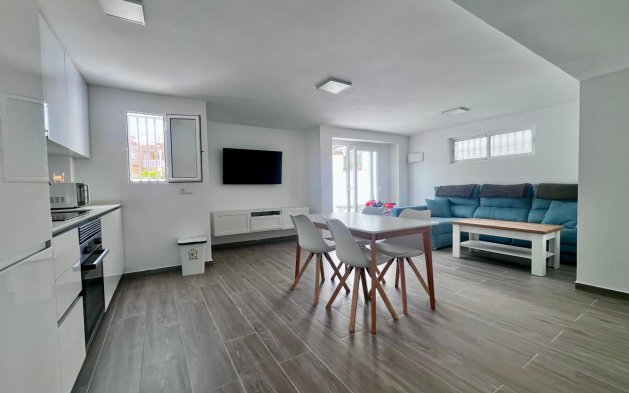 Resale - Villa - San Miguel de Salinas - Las filipinas