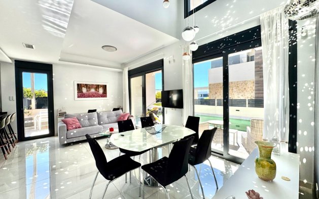 Resale - Villa - Orihuela Costa - Lomas de Cabo Roig