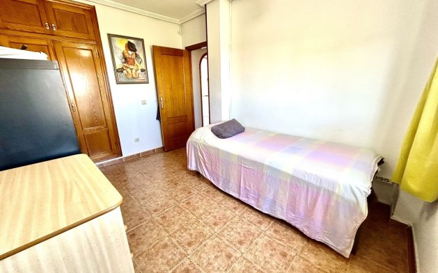 Resale - Apartment / flat - Torrevieja - Punta Prima