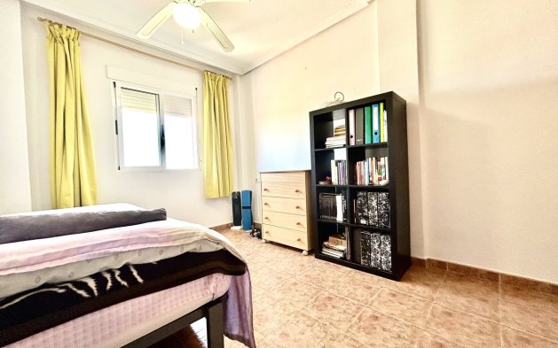 Resale - Apartment / flat - Torrevieja - Punta Prima