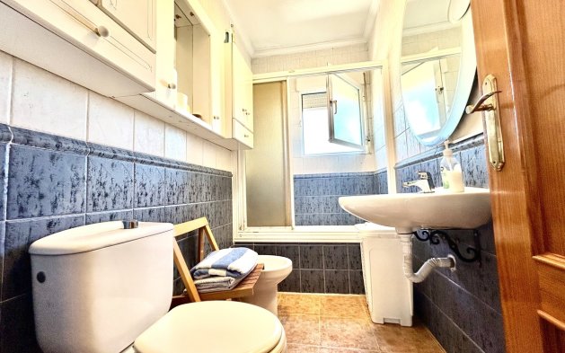 Resale - Apartment / flat - Torrevieja - Punta Prima