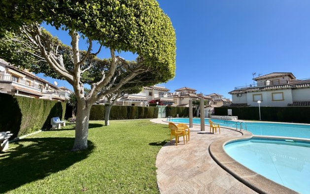 Resale - Apartment / flat - Torrevieja - Punta Prima