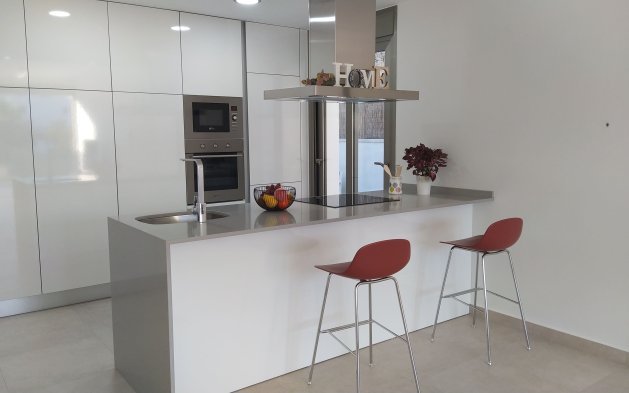 Nowy budynek - Villa - Orihuela