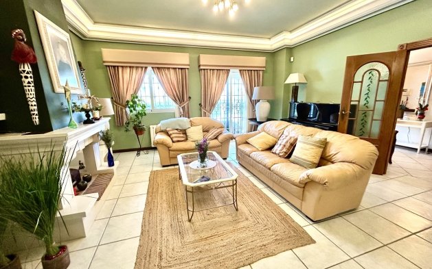 Odsprzedaż - Villa - Torrevieja