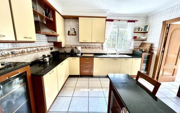 Odsprzedaż - Villa - Torrevieja