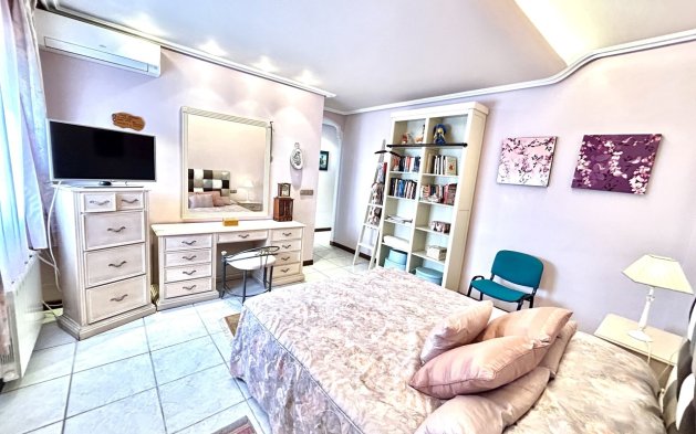 Odsprzedaż - Villa - Torrevieja