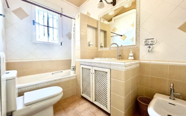 Odsprzedaż - Villa - Torrevieja