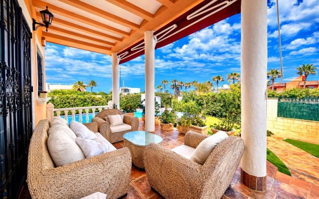 Resale - Villa - Torrevieja