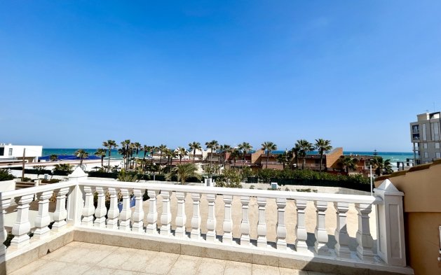 Resale - Villa - Torrevieja