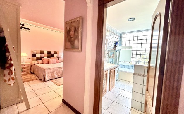 Resale - Villa - Torrevieja