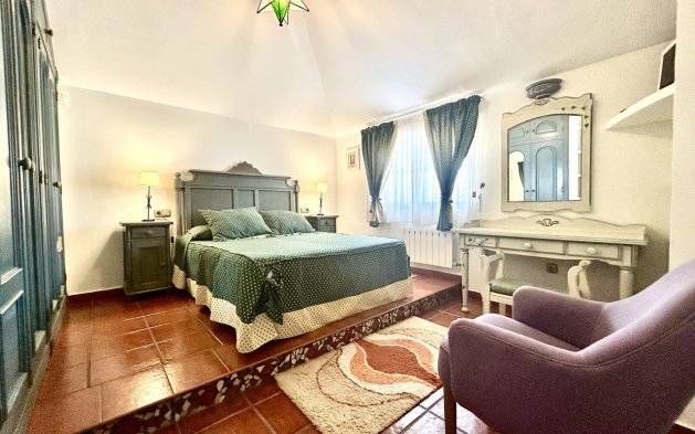 Resale - Villa - Torrevieja